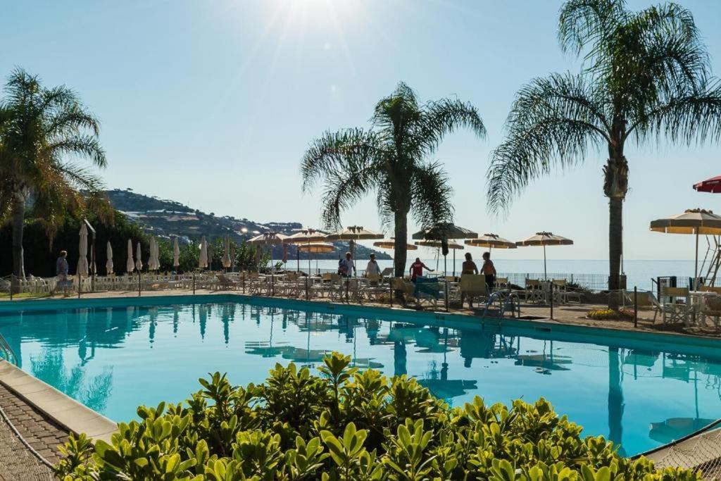 Flat Acquamarina Lägenhet Sanremo Exteriör bild